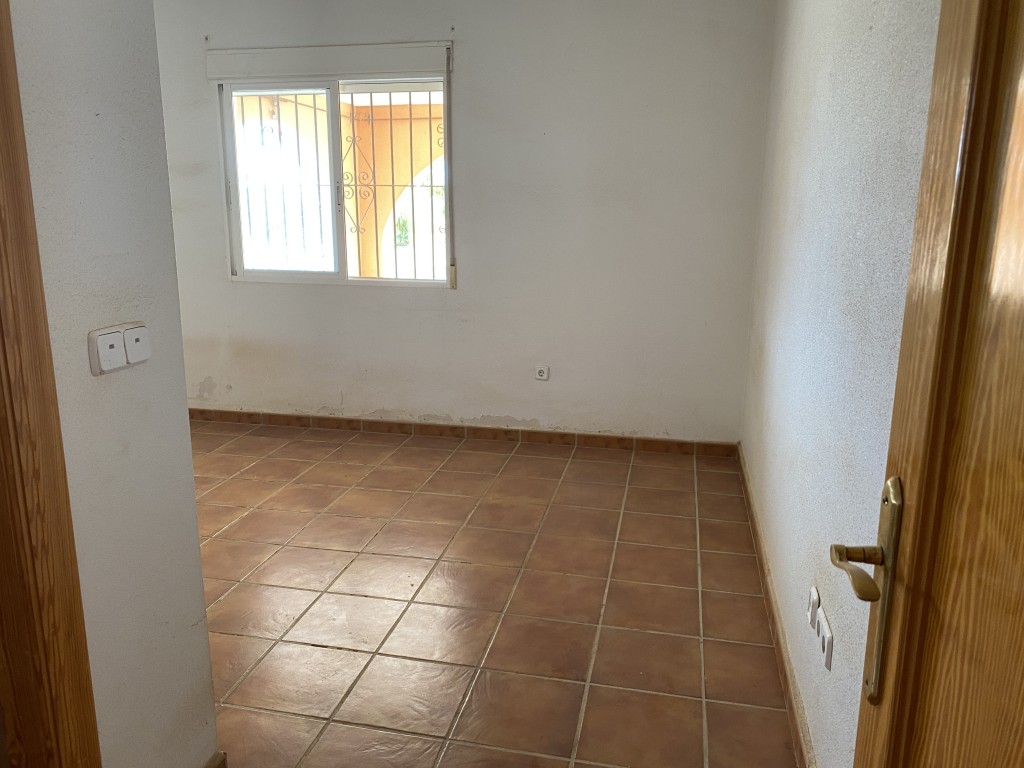 4-Bedroom House in Fuente Alamo de Murcia - Image 14