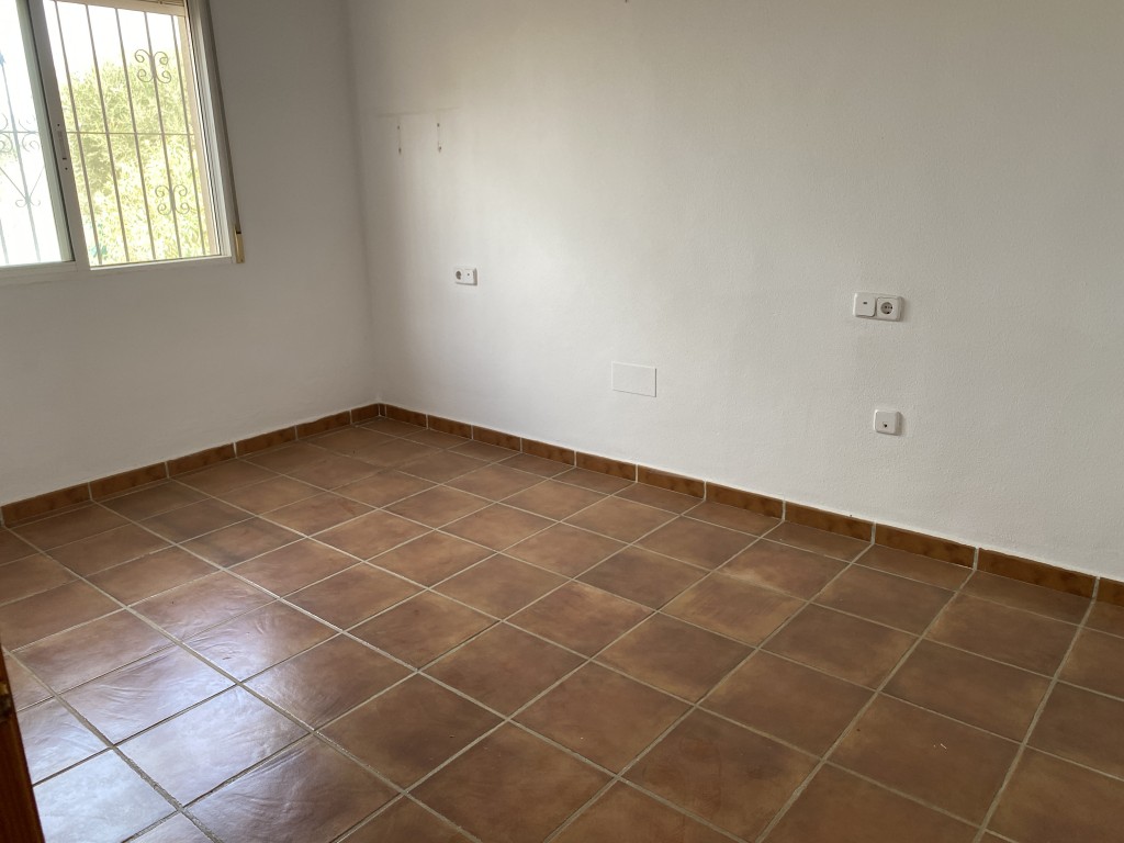 4-Bedroom House in Fuente Alamo de Murcia - Image 15