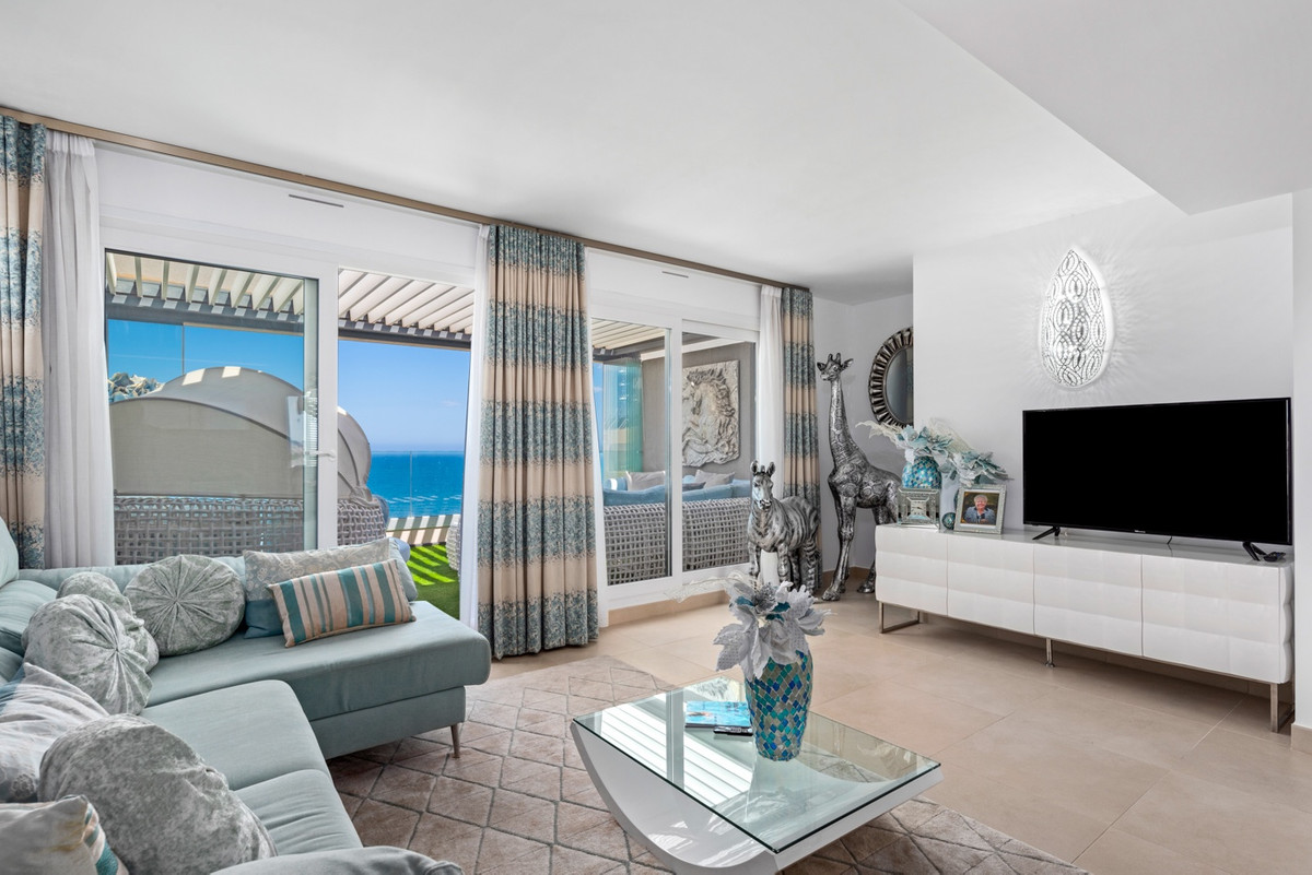 2-Bedroom Penthouse Apartment in Punta Prima, Orihuela Co... - Image 13