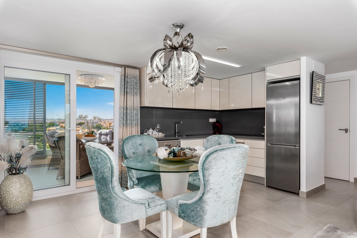 2-Bedroom Penthouse Apartment in Punta Prima, Orihuela Co... - Image 16