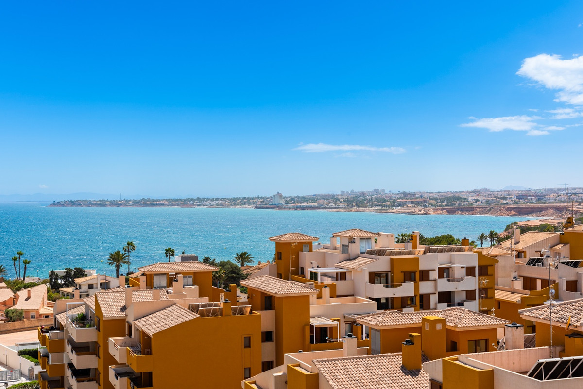 2-Bedroom Penthouse Apartment in Punta Prima, Orihuela Co... - Image 4