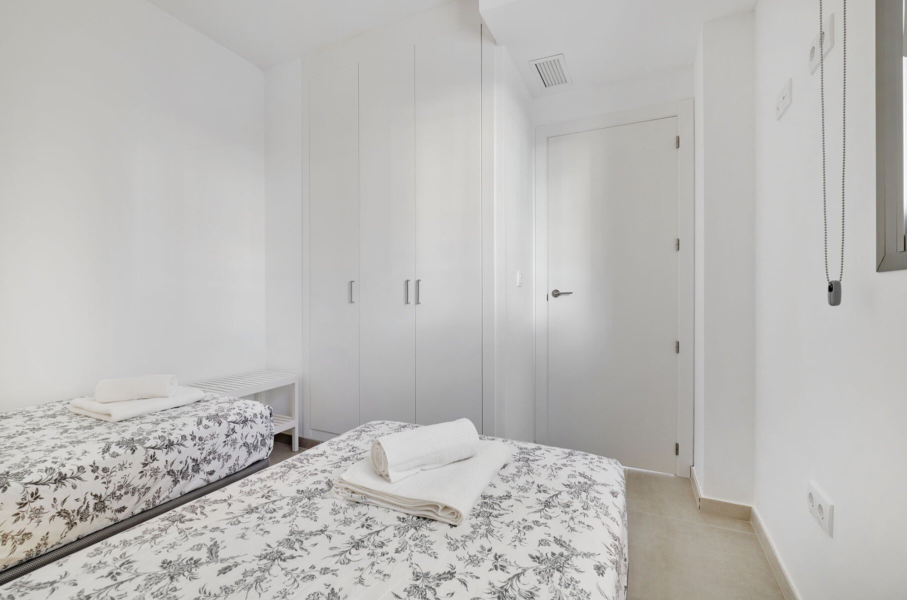 2-Bedroom Apartment in Los Dolses, Orihuela Costa - Image 35