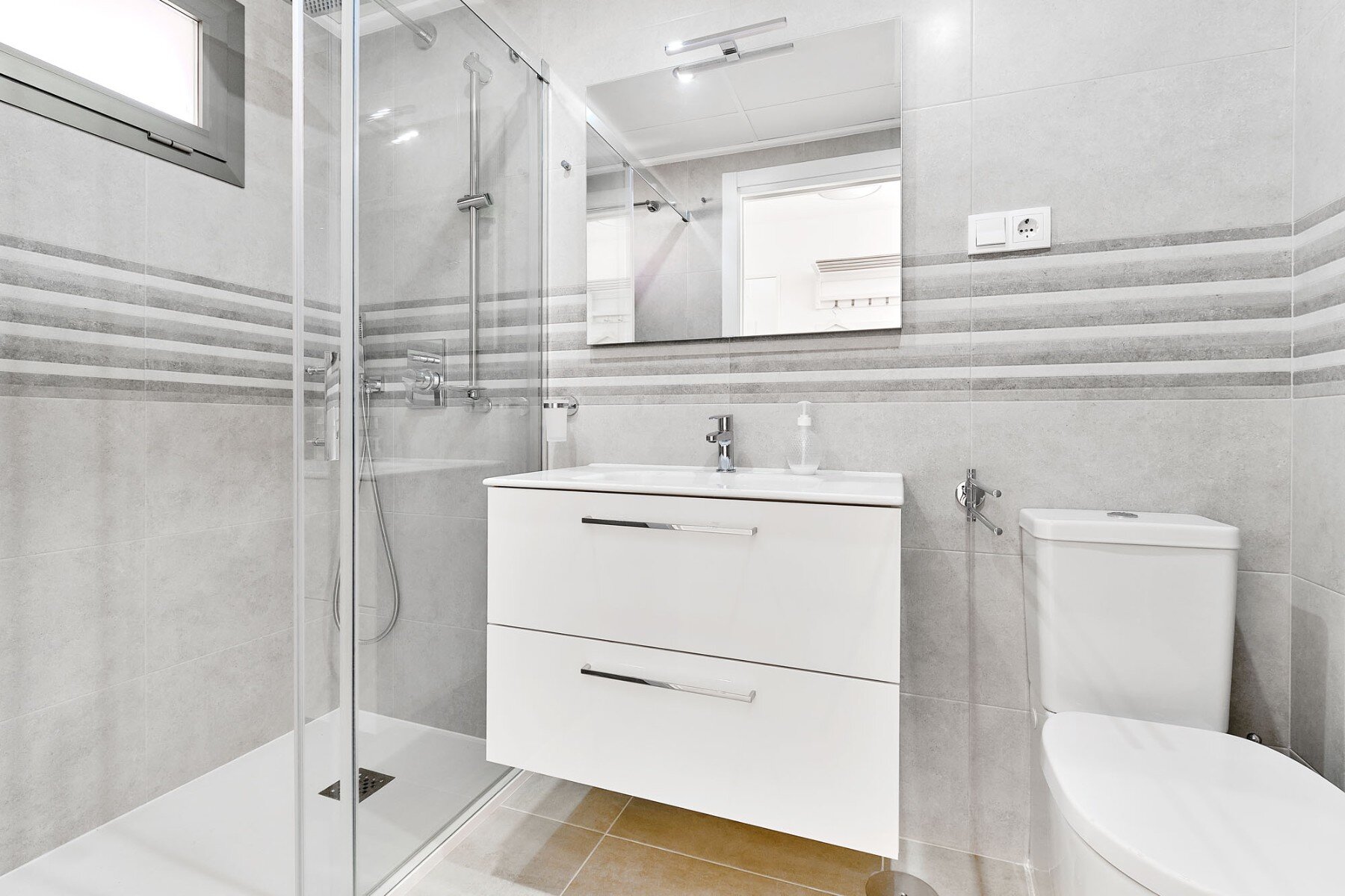 2-Bedroom Apartment in Los Dolses, Orihuela Costa - Image 36