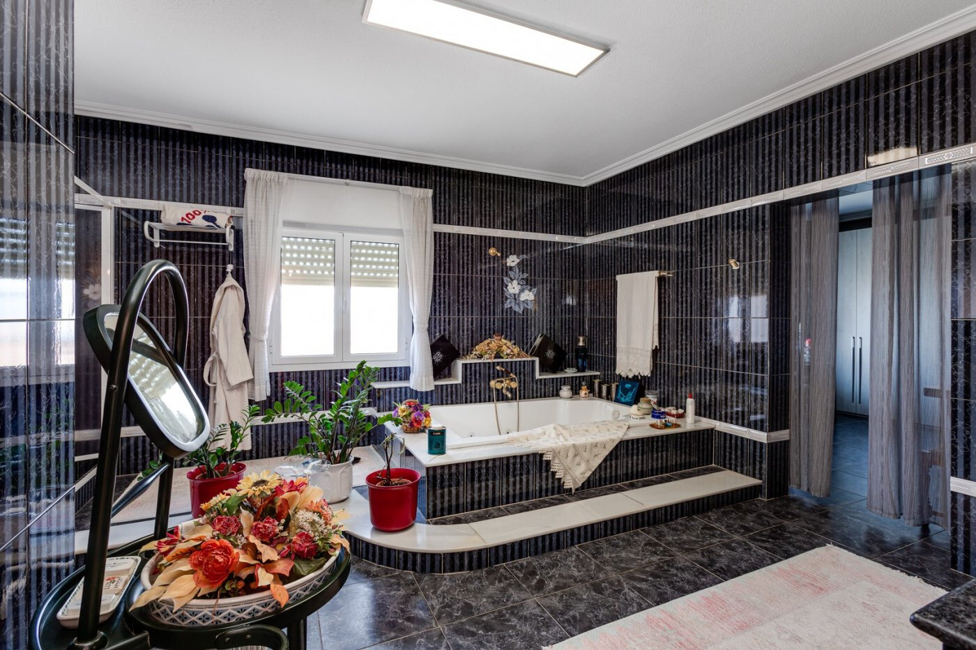 5-Bedroom Villa in San Luis, Torrevieja - Image 40