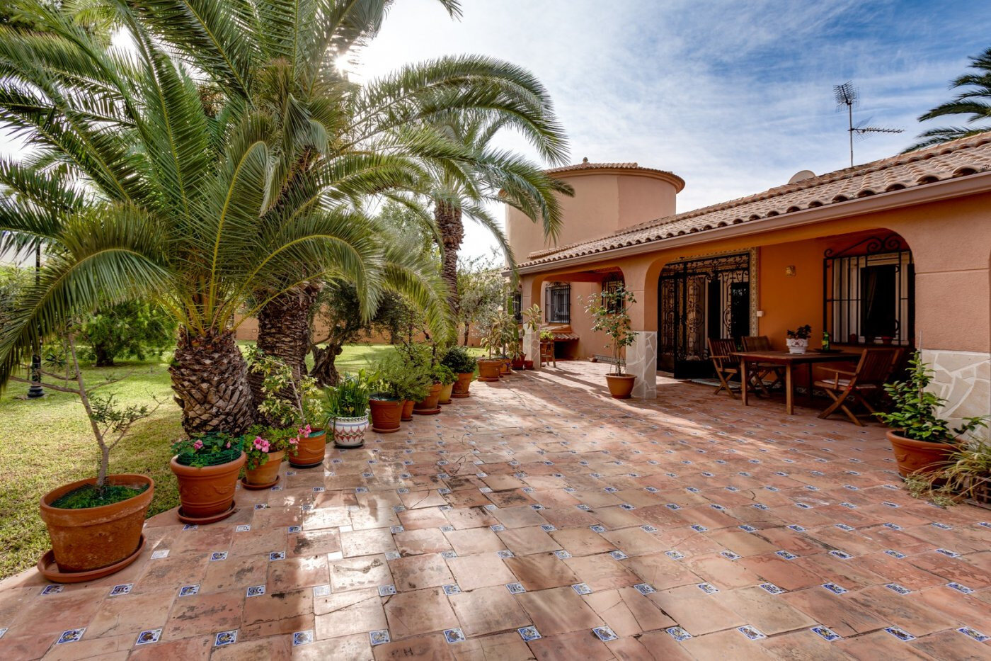 5-Bedroom Villa in San Luis, Torrevieja - Image 5