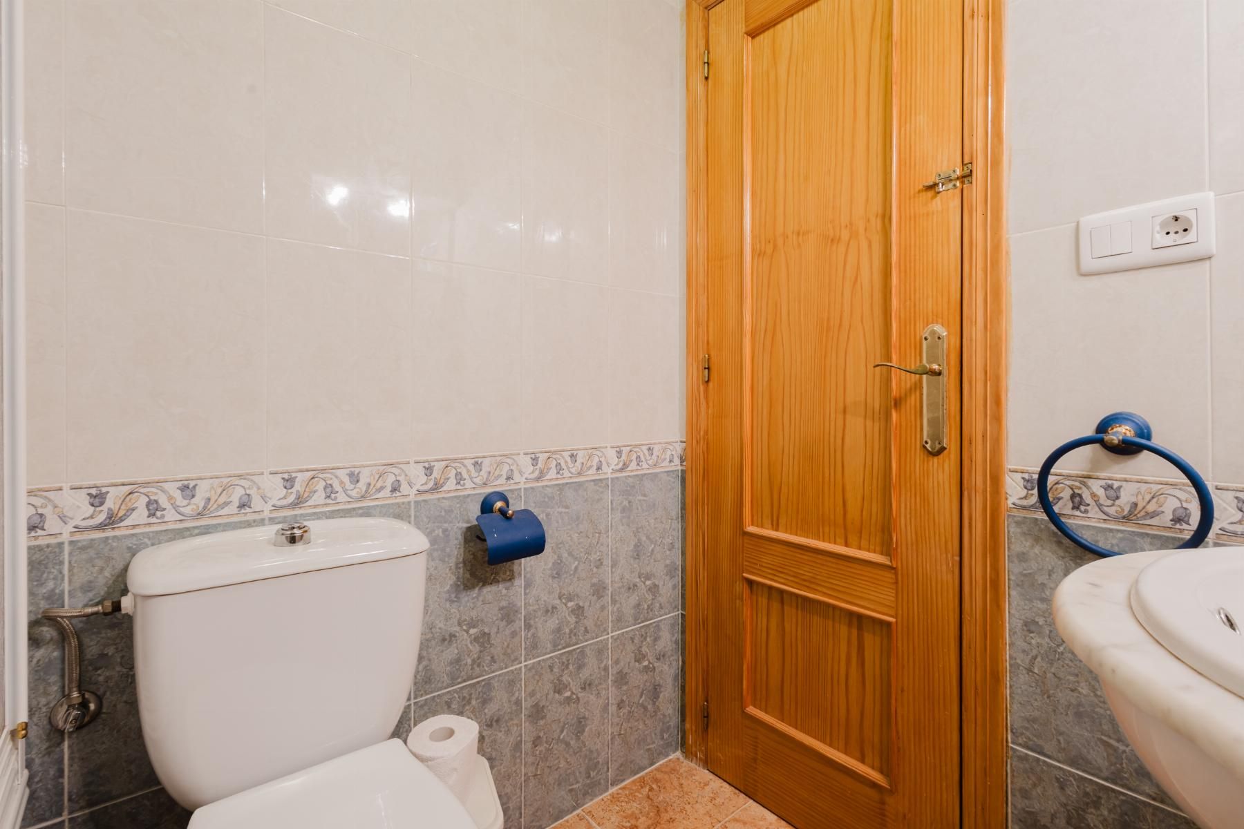 3-Bedroom Apartment in Parque de las Naciones, Torrevieja - Image 11