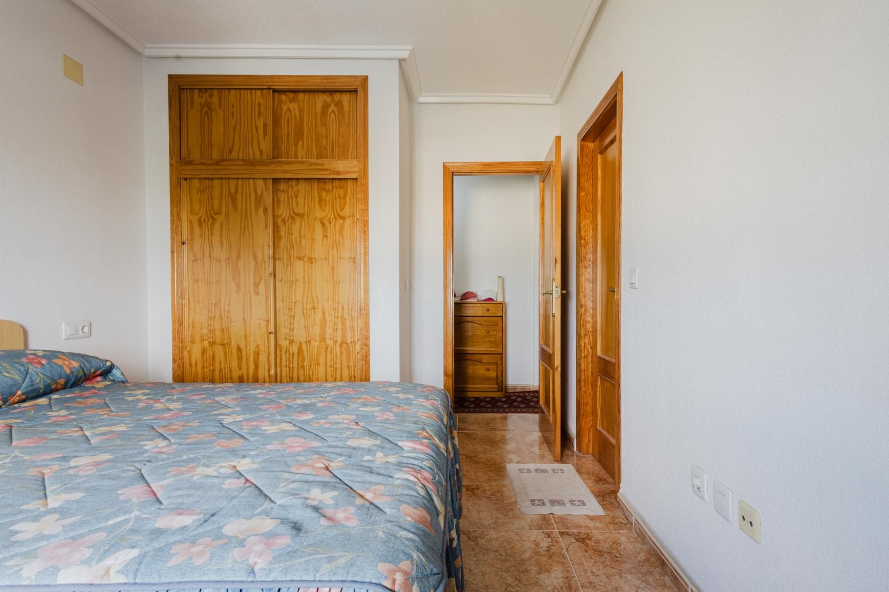 3-Bedroom Apartment in Parque de las Naciones, Torrevieja - Image 4