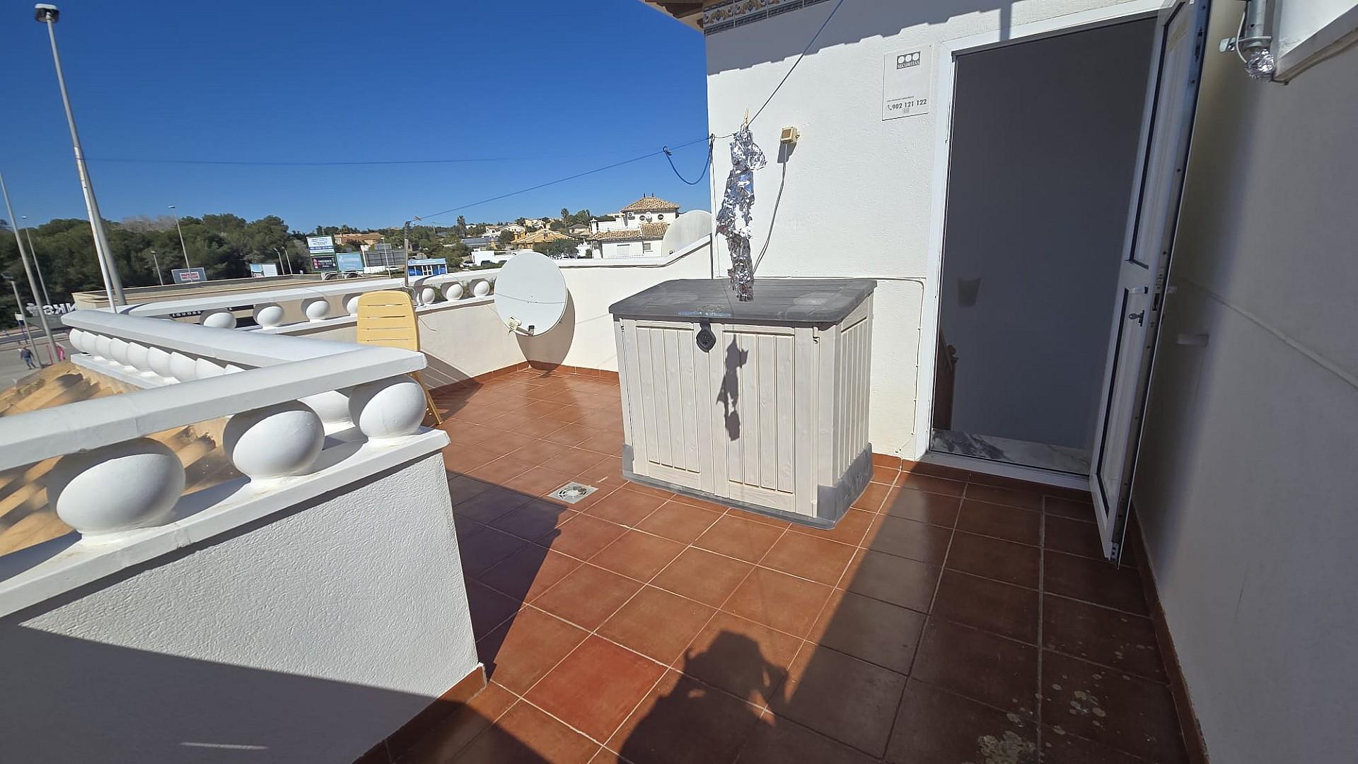 2-Bedroom House in Lomas de Cabo Roig, Orihuela Costa - Image 19