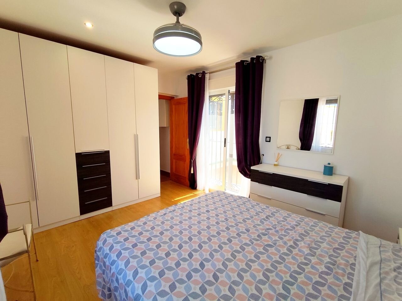 6-Bedroom House in La Siesta, Torrevieja - Image 15