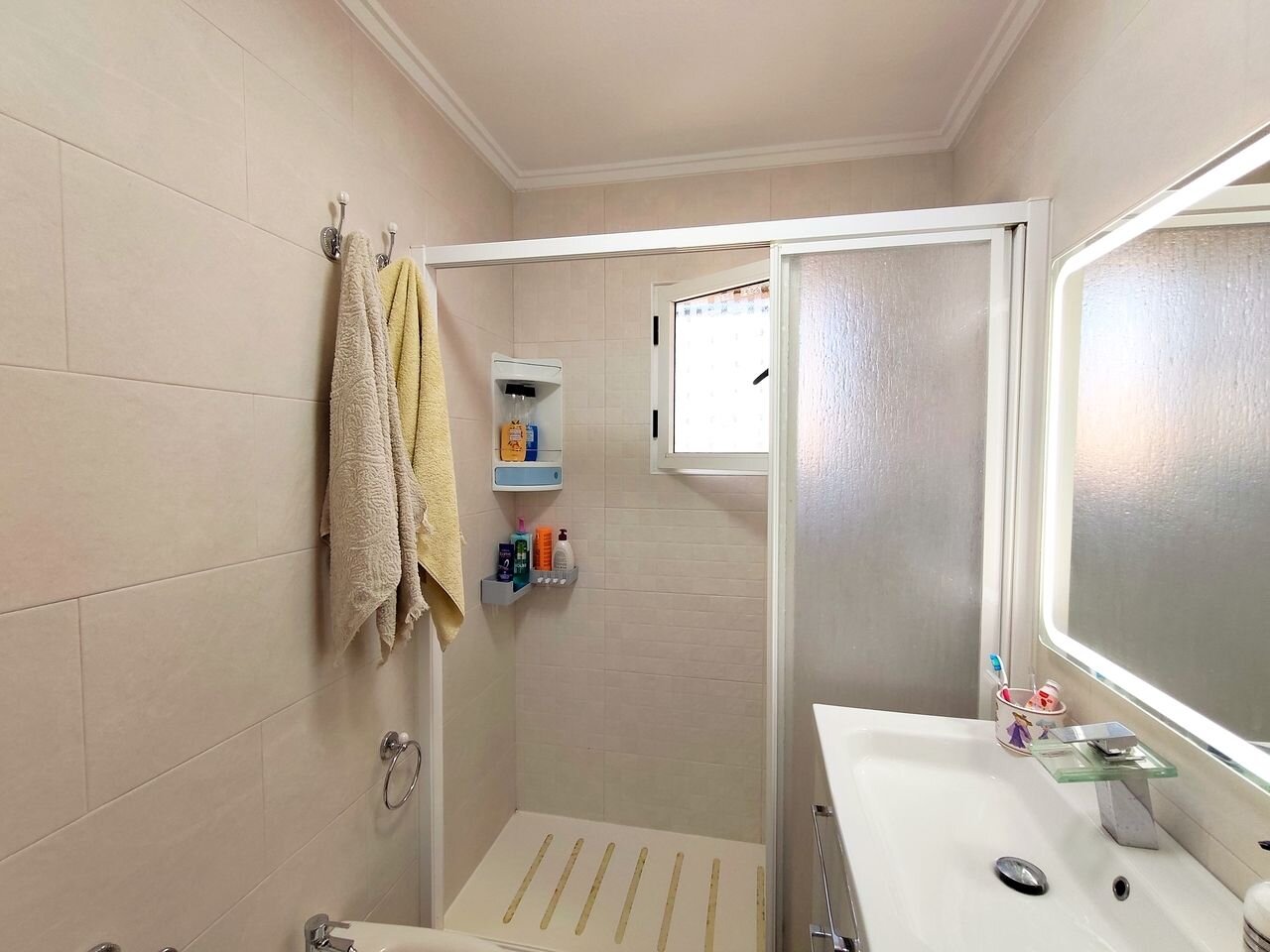 6-Bedroom House in La Siesta, Torrevieja - Image 16