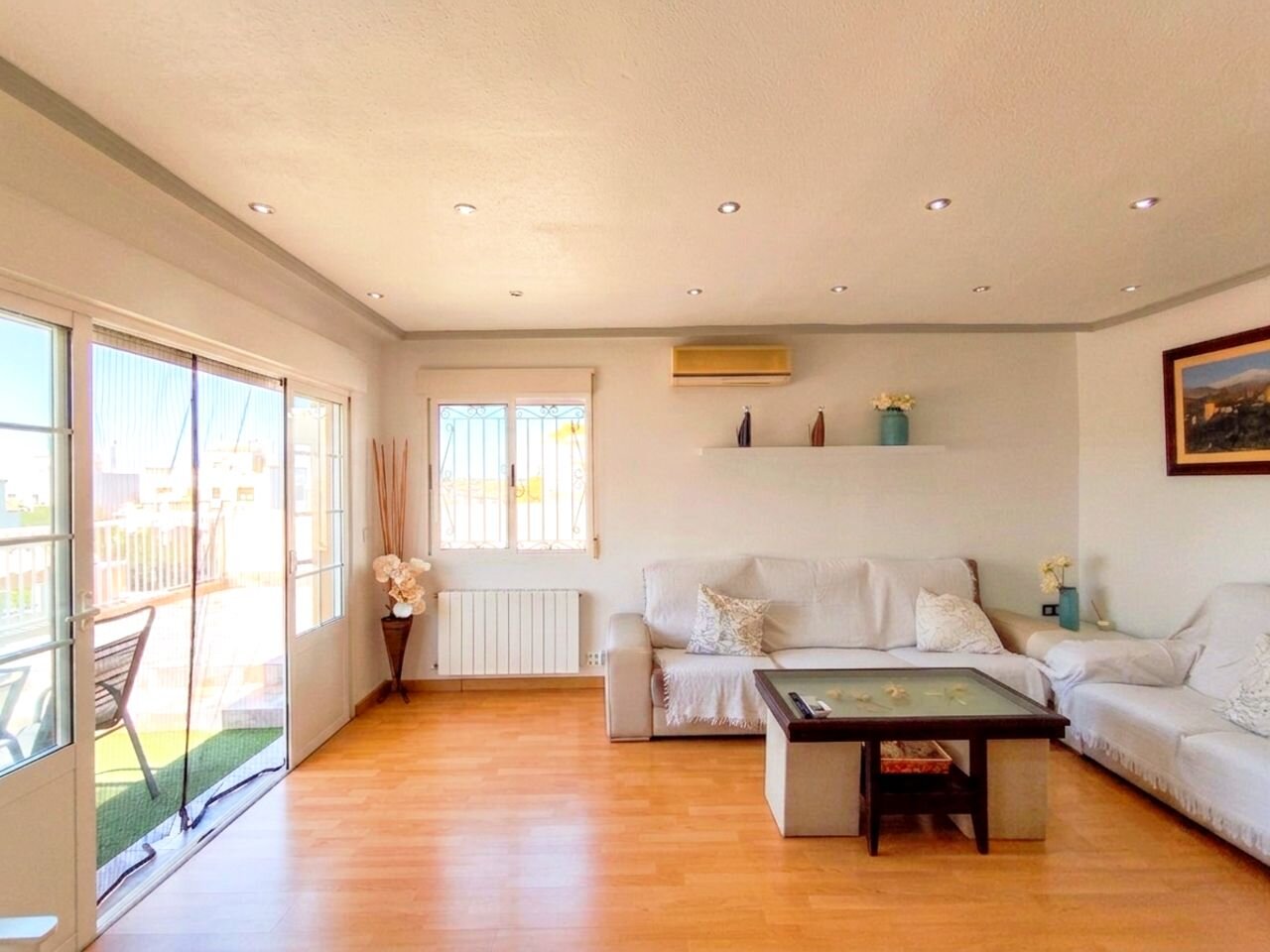 6-Bedroom House in La Siesta, Torrevieja - Image 3