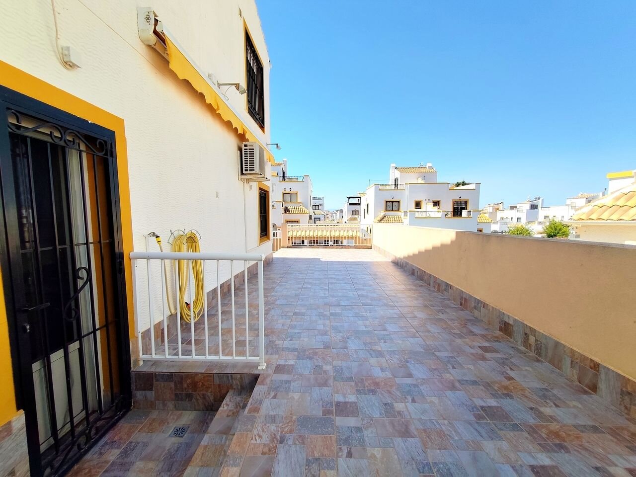 6-Bedroom House in La Siesta, Torrevieja - Image 30