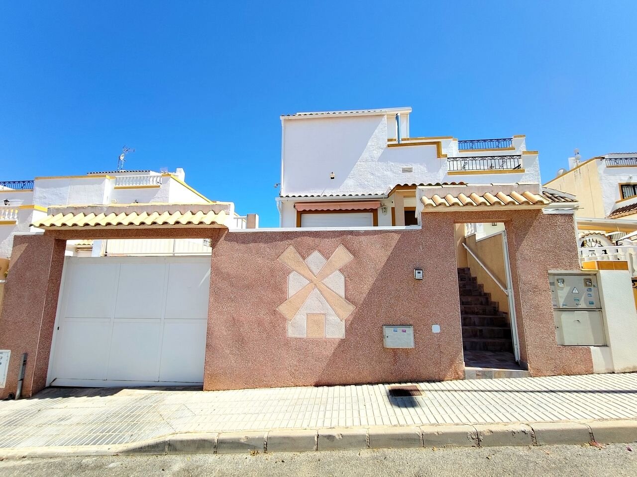 6-Bedroom House in La Siesta, Torrevieja - Image 33