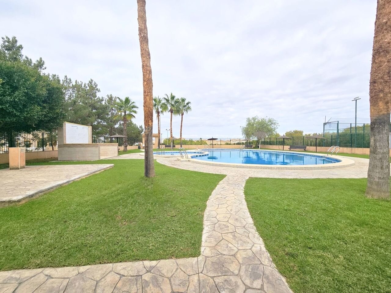 6-Bedroom House in La Siesta, Torrevieja - Image 34