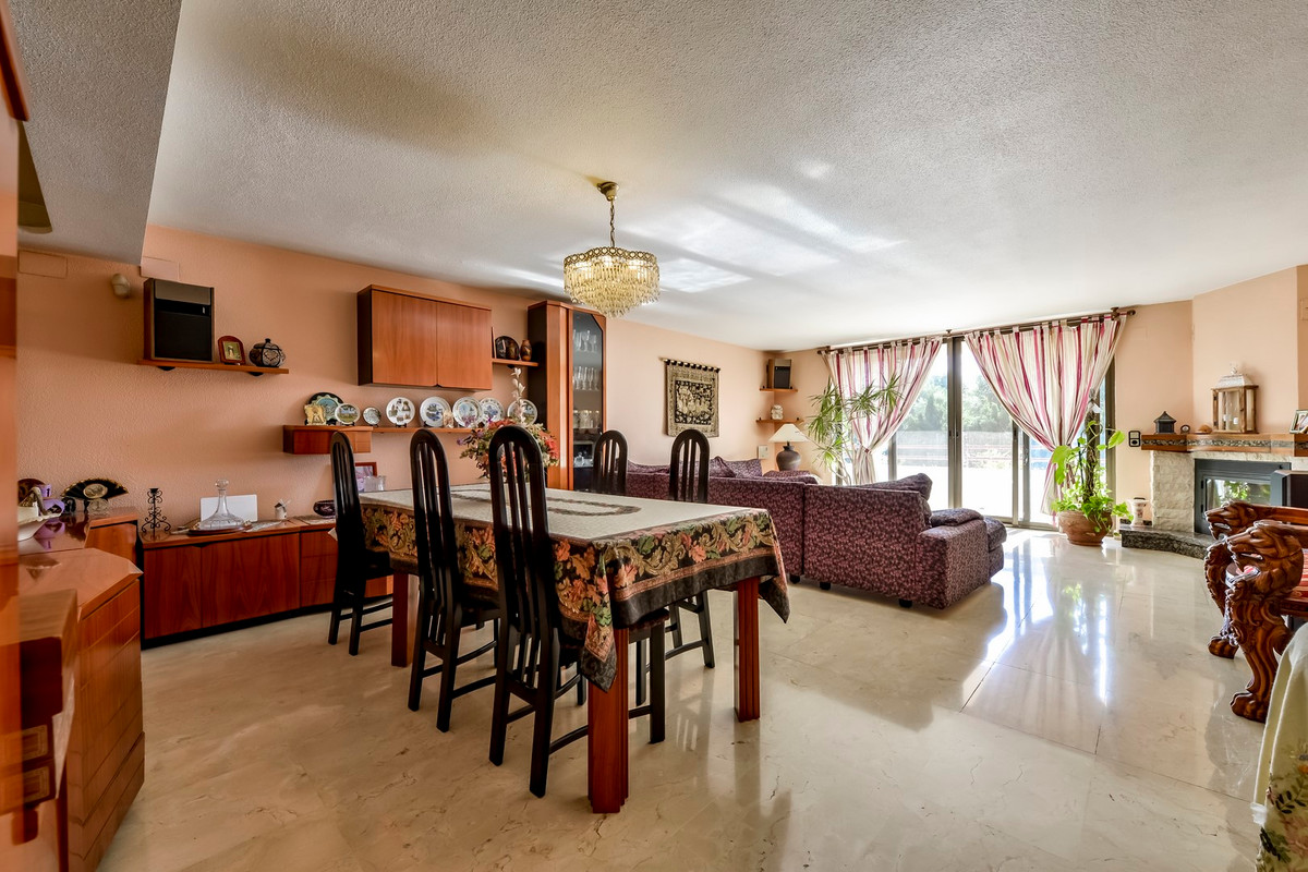 6-Bedroom Detached House in Benidorm - Image 12