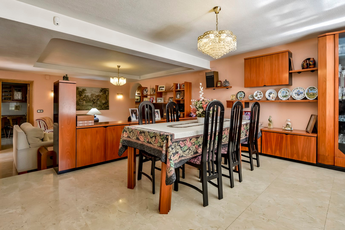 6-Bedroom Detached House in Benidorm - Image 13