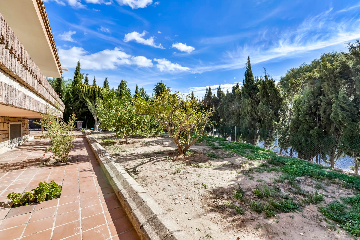 6-Bedroom Detached House in Benidorm - Image 7