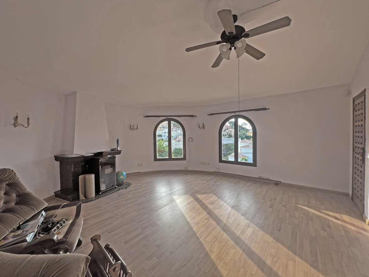 4-Bedroom Detached House in  Calpe | Sunny Casas - Costa ... - Image 11