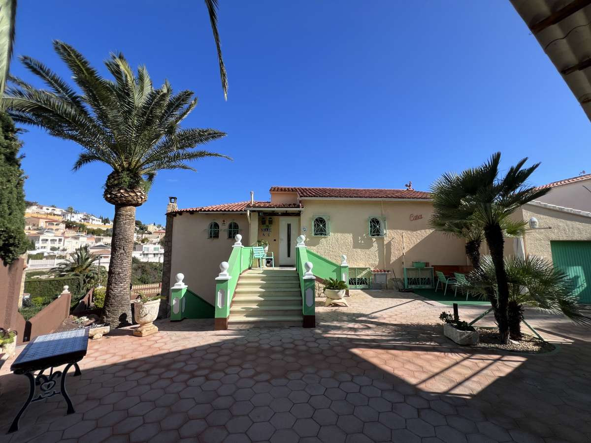 4-Bedroom Detached House in  Calpe | Sunny Casas - Costa ... - Image 18