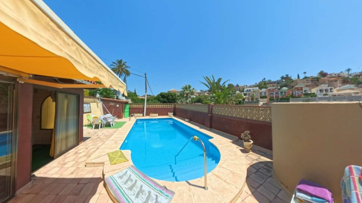 4-Bedroom Detached House in  Calpe | Sunny Casas - Costa ... - Image 2