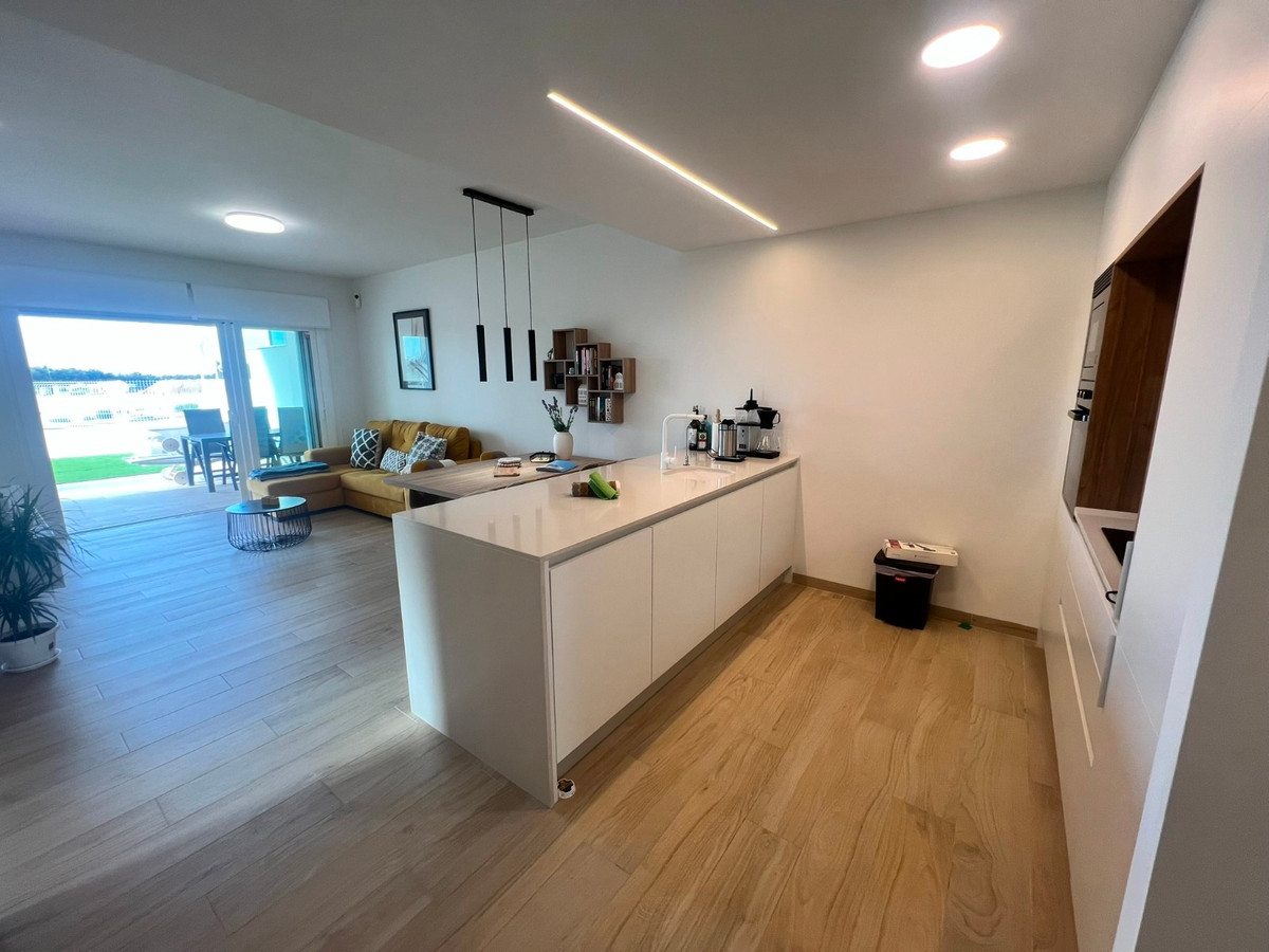 2-Bedroom Ground Floor Apartment in  Guardamar del Segura... - Image 6