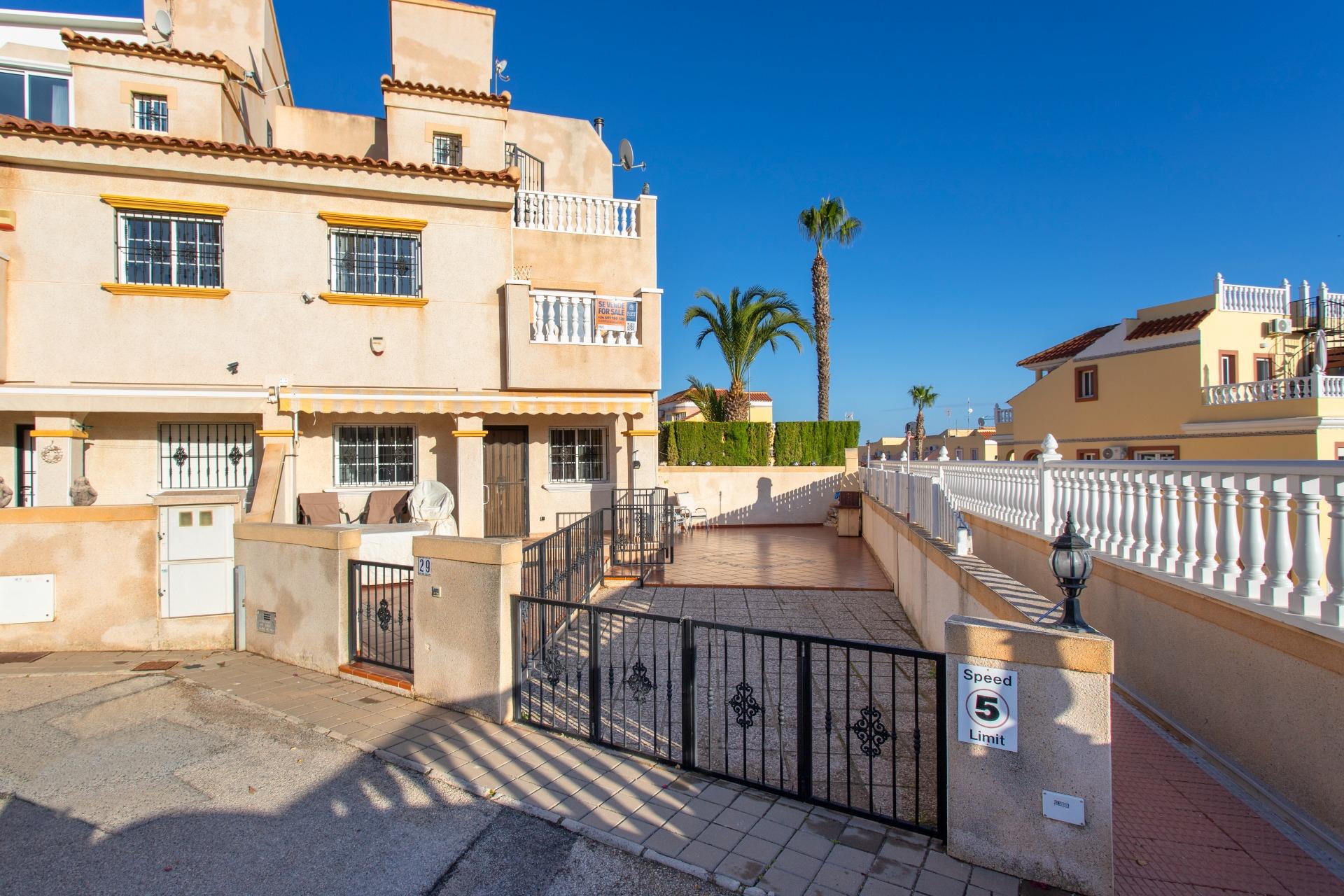 2-Bedroom Townhouse in Orihuela Costa - Image 1