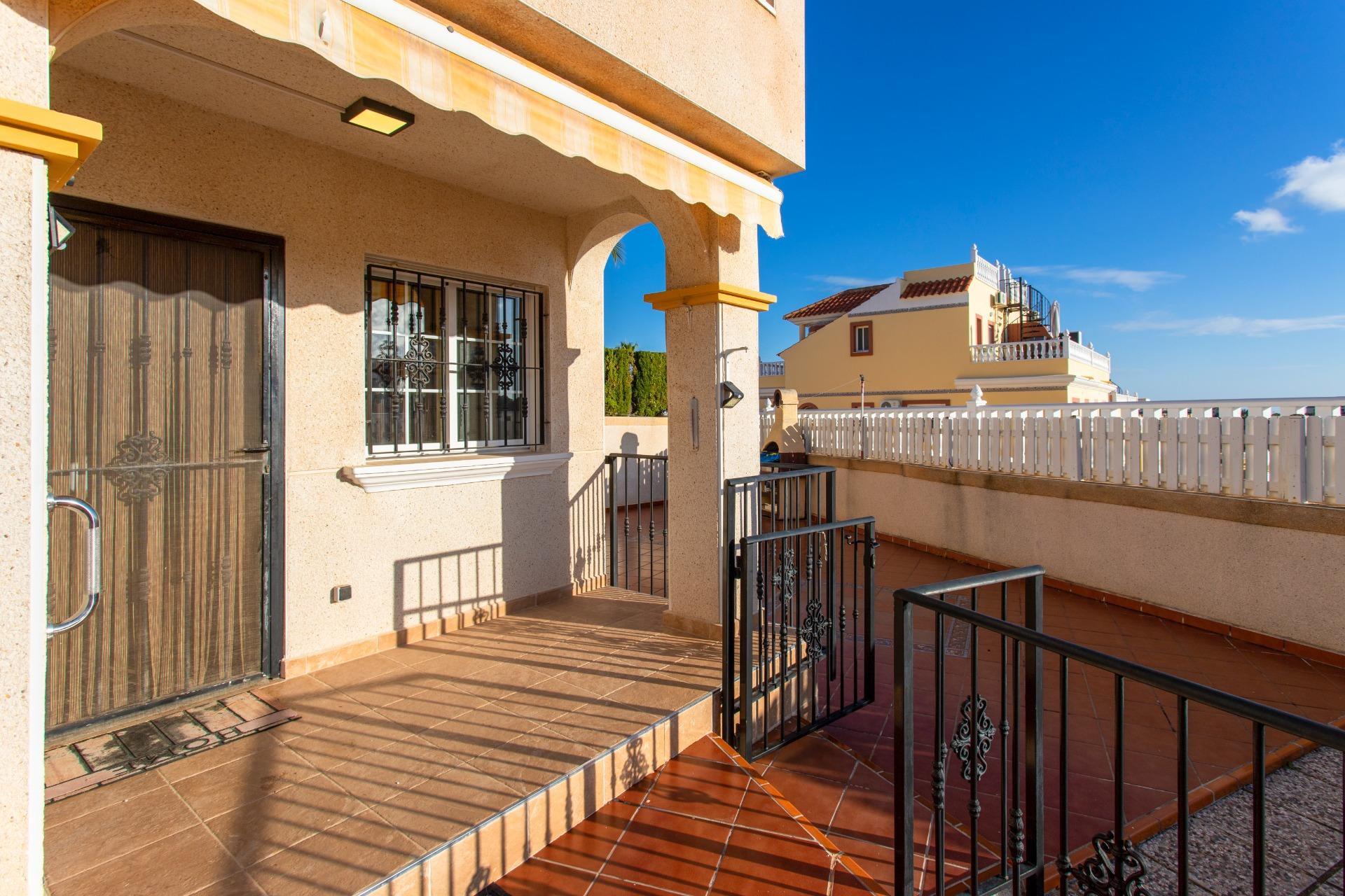 2-Bedroom Townhouse in Orihuela Costa - Image 36