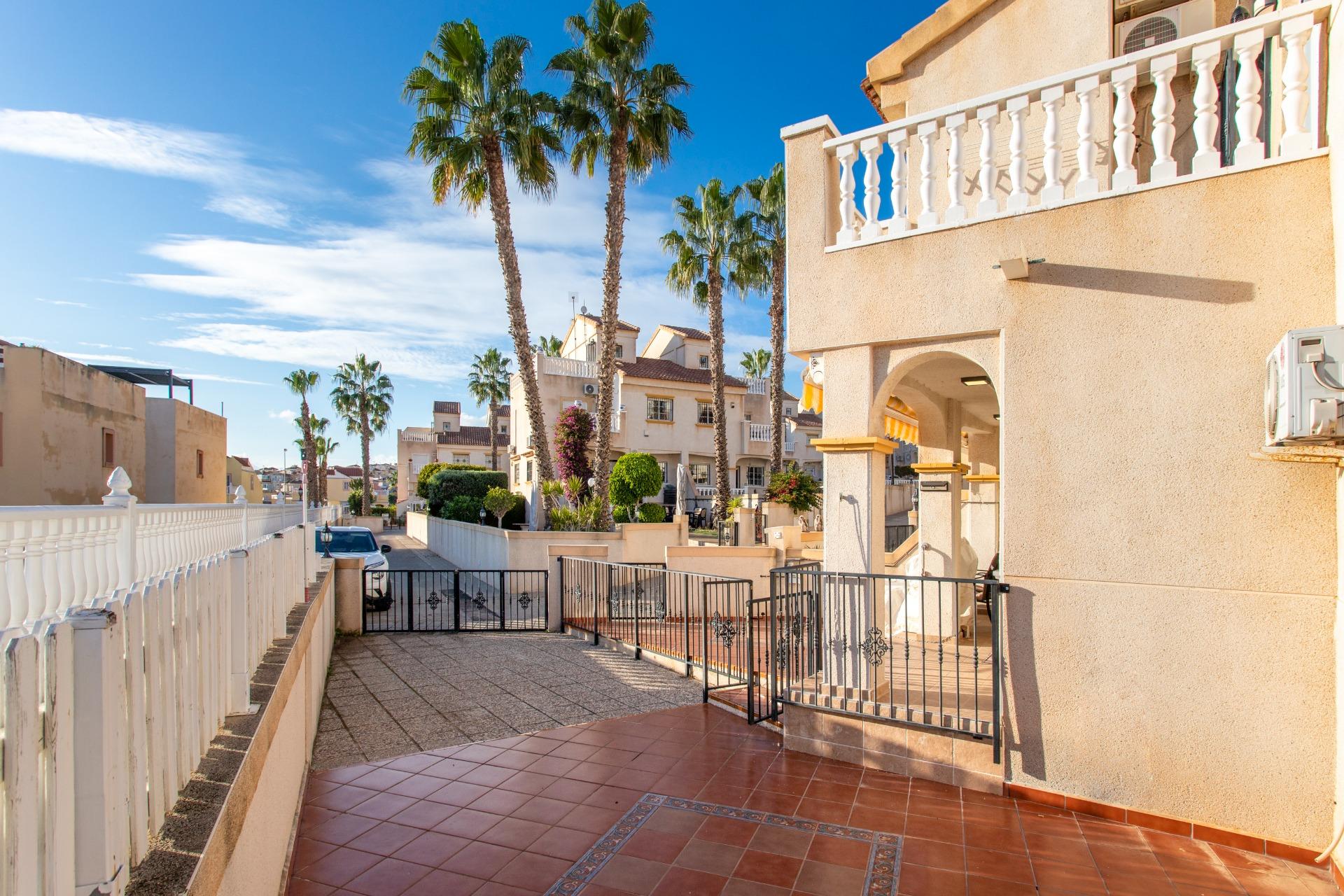 2-Bedroom Townhouse in Orihuela Costa - Image 39