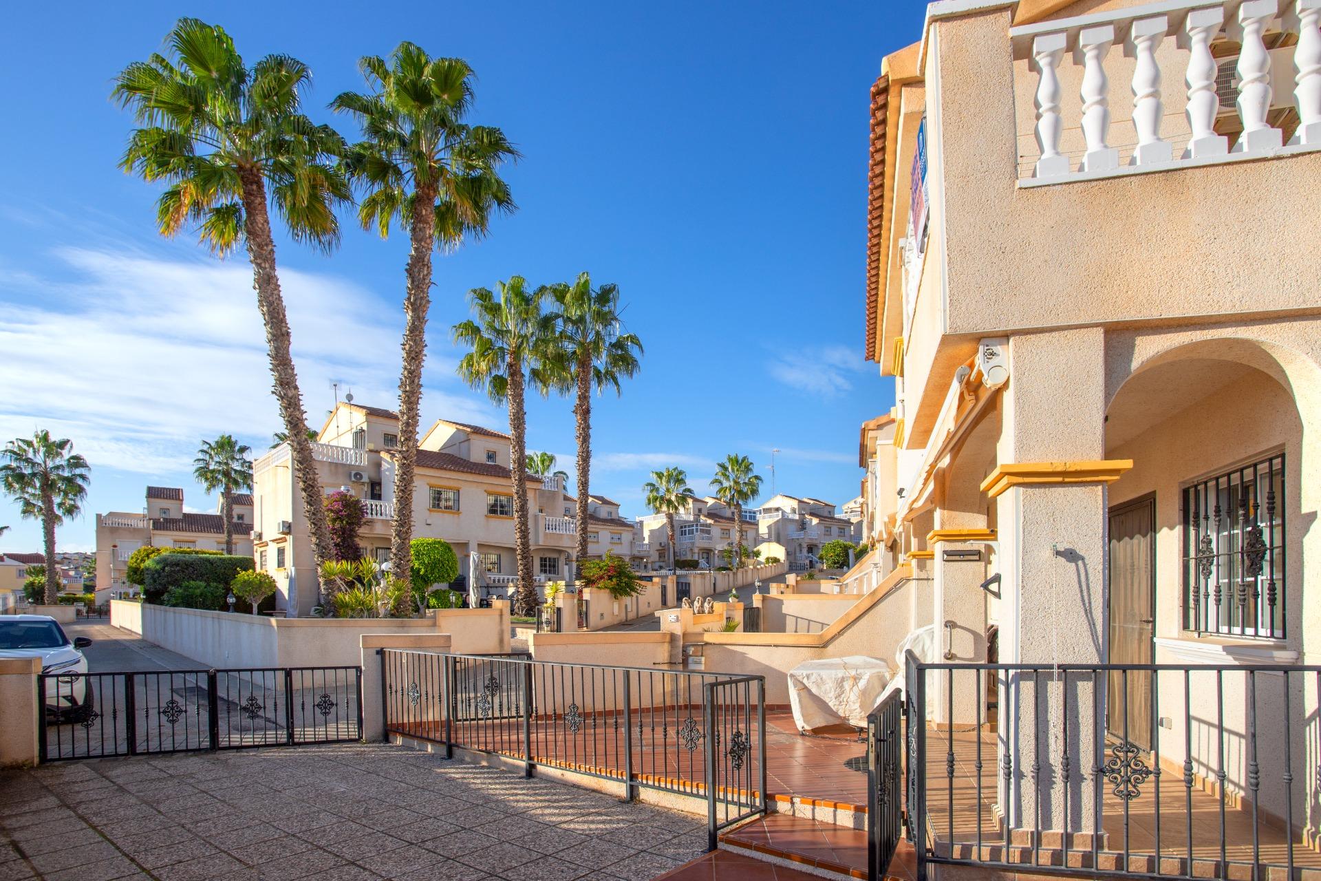 2-Bedroom Townhouse in Orihuela Costa - Image 40