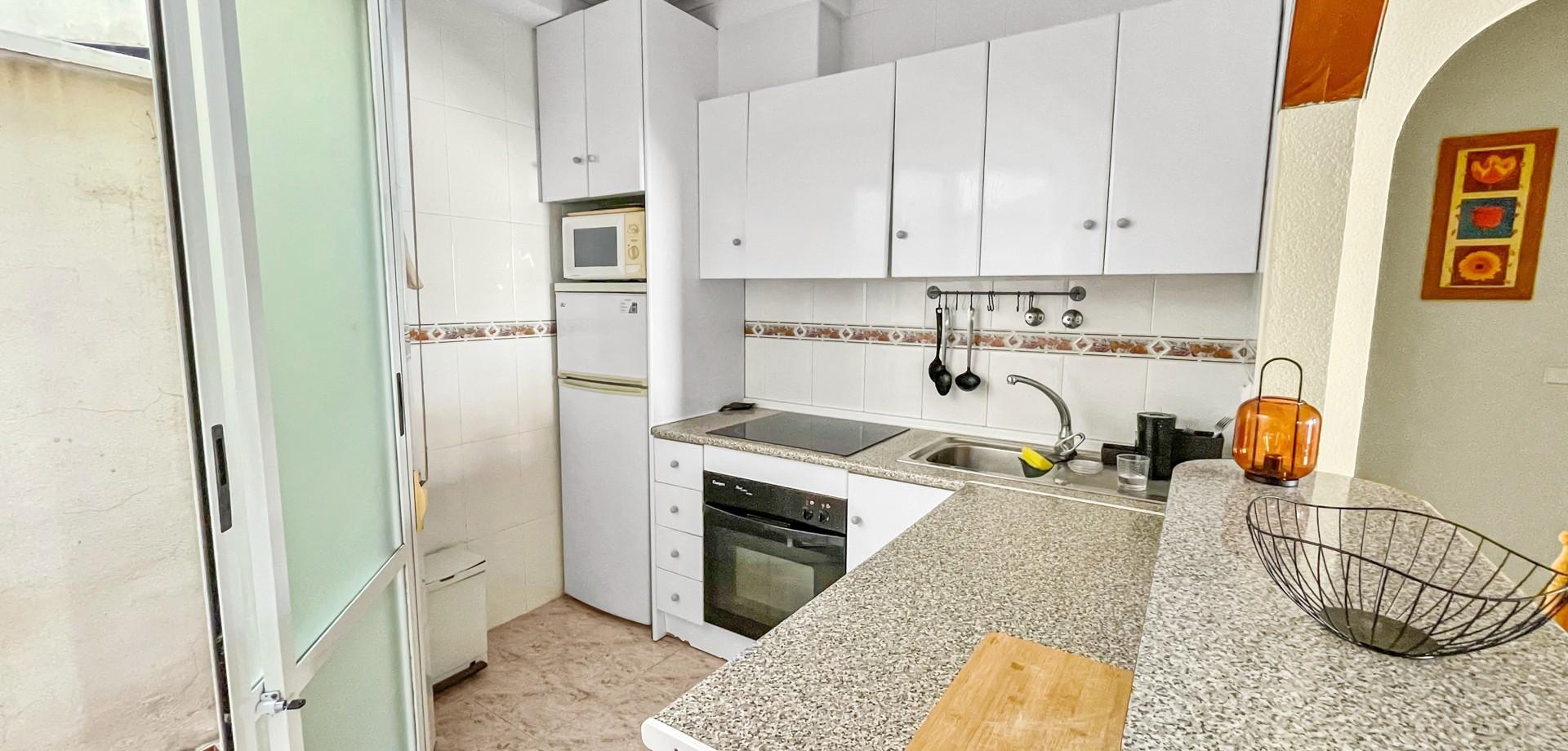 2-Bedroom Bungalow in Playa Flamenca, Orihuela Costa - Image 10