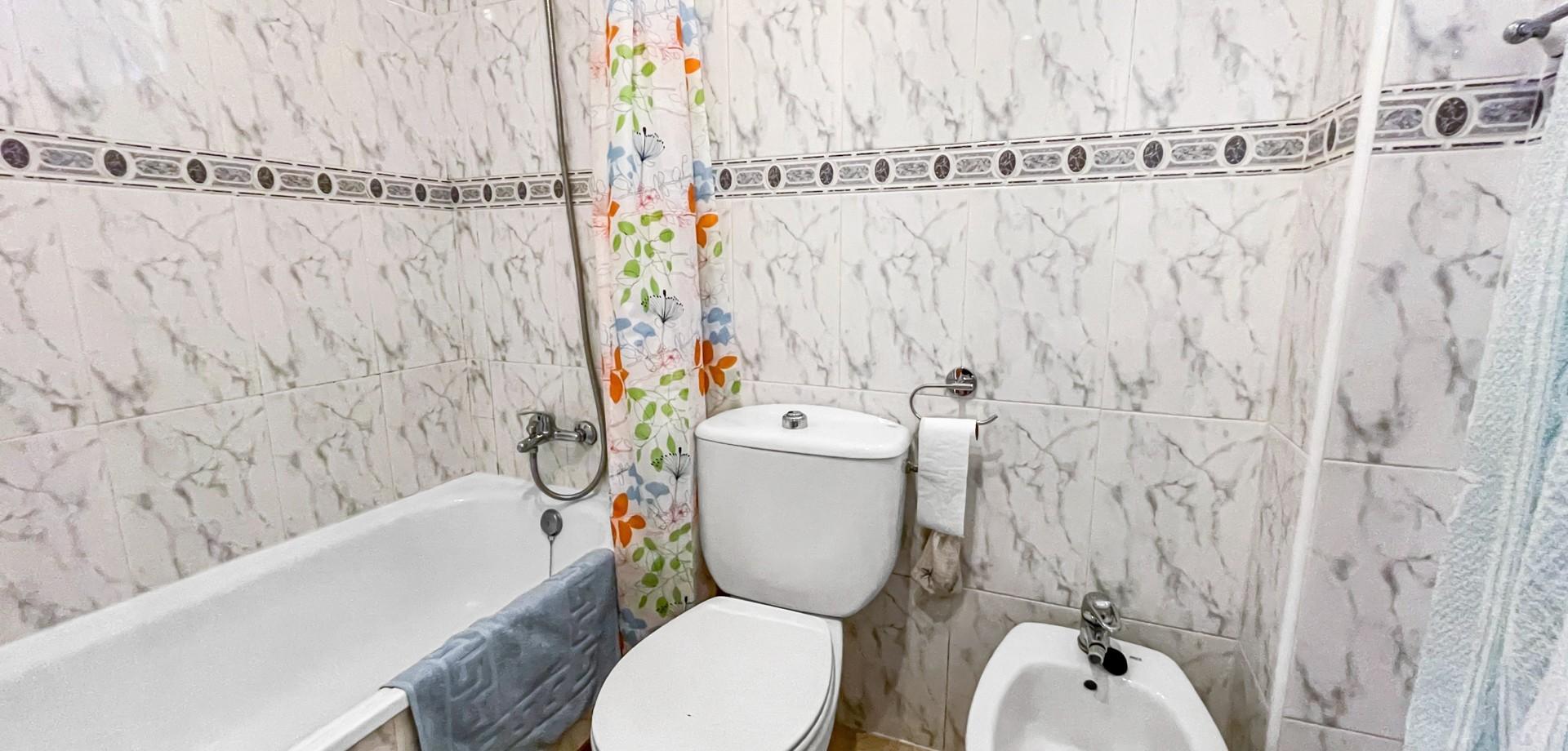 2-Bedroom Bungalow in Playa Flamenca, Orihuela Costa - Image 18