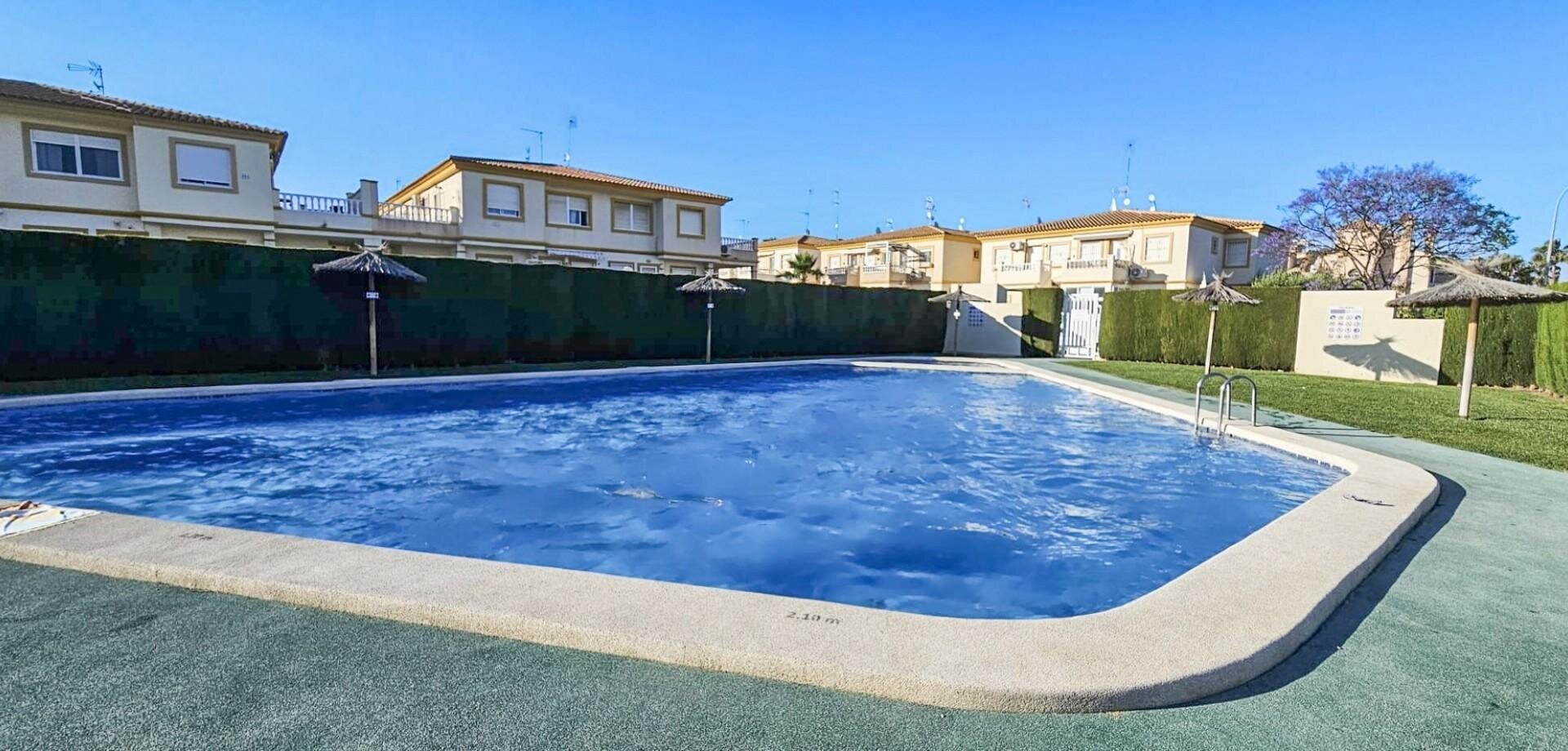 2-Bedroom Bungalow in Playa Flamenca, Orihuela Costa - Image 2