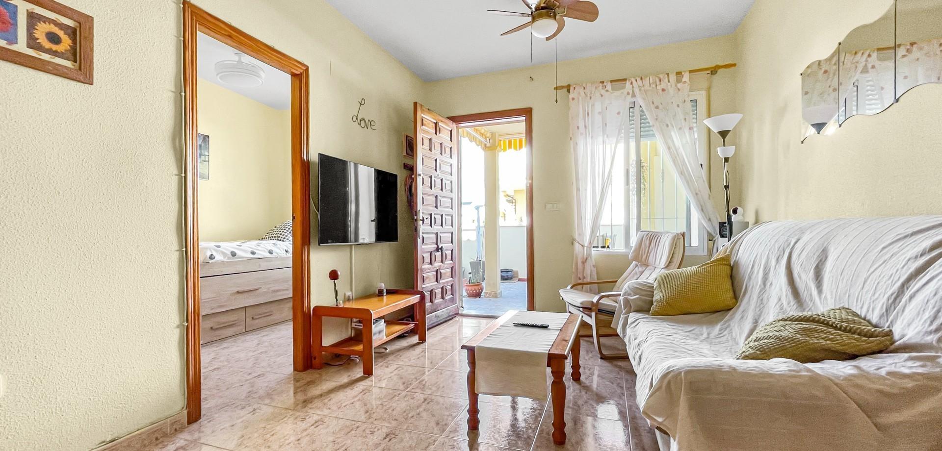 2-Bedroom Bungalow in Playa Flamenca, Orihuela Costa - Image 8