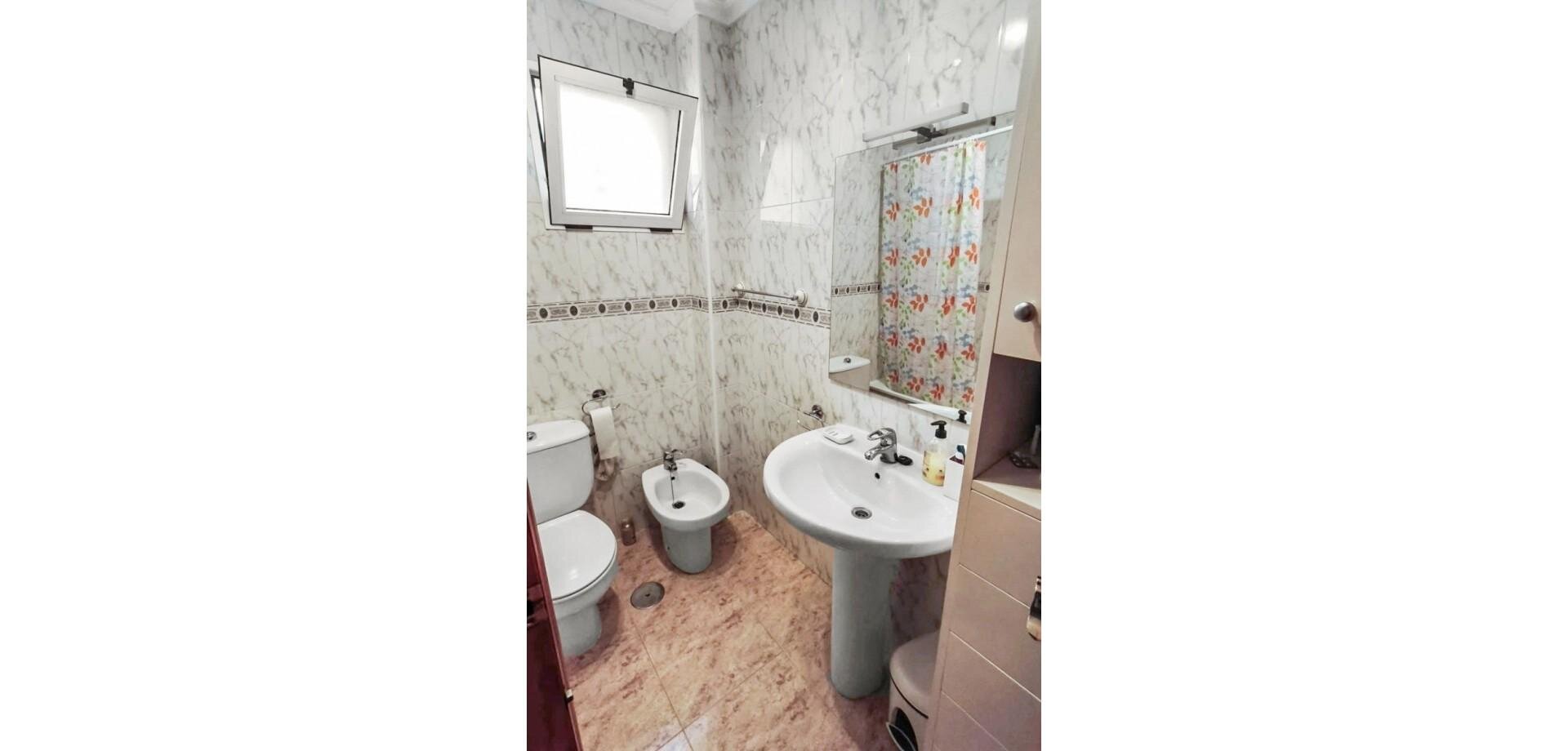 2-Bedroom Bungalow in Playa Flamenca, Orihuela Costa - Image 8