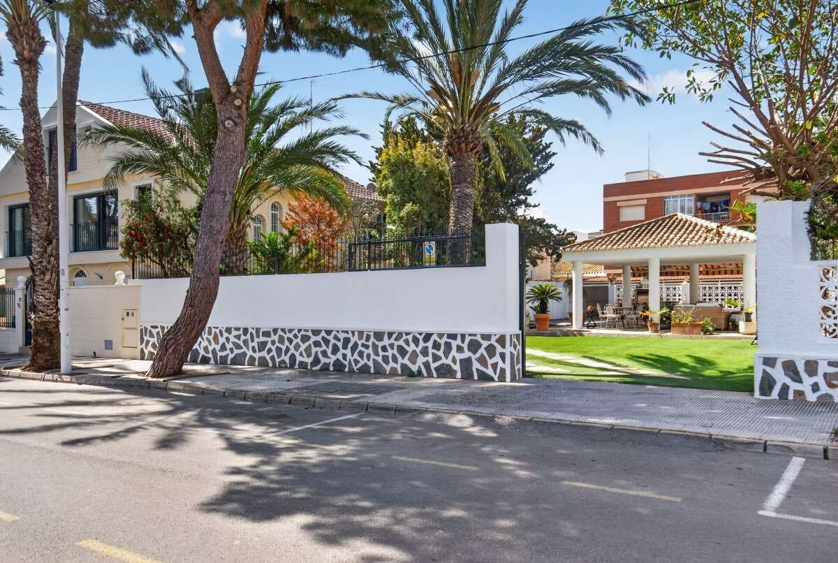 3-Bedroom Villa in Lo Pagán, San Pedro del Pinatar - Image 29