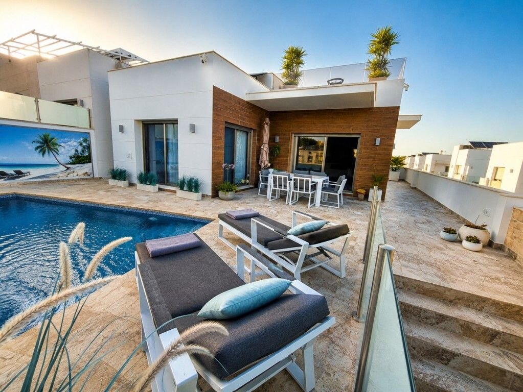 Villa met 3 Slaapkamers in San Miguel de Salinas - Image 1