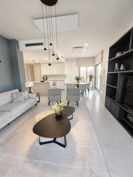 Villa met 3 Slaapkamers in San Miguel de Salinas - Image 3