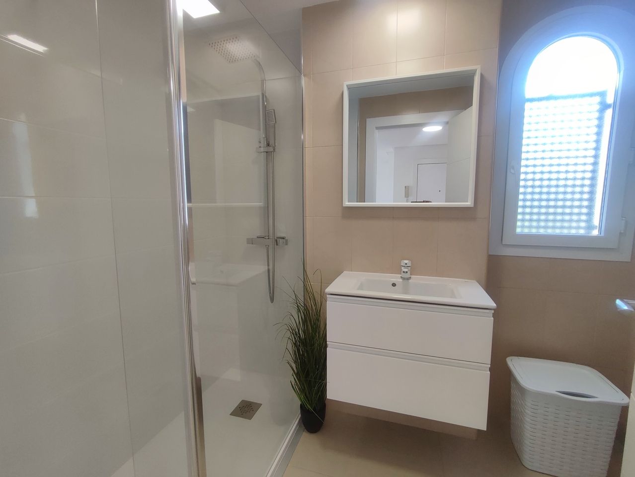 2-Bedroom Apartment in Sucina, Sucina - Image 22