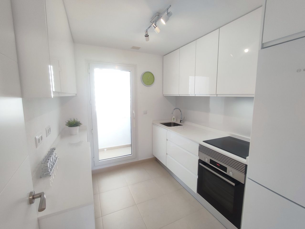 2-Bedroom Apartment in Sucina, Sucina - Image 3