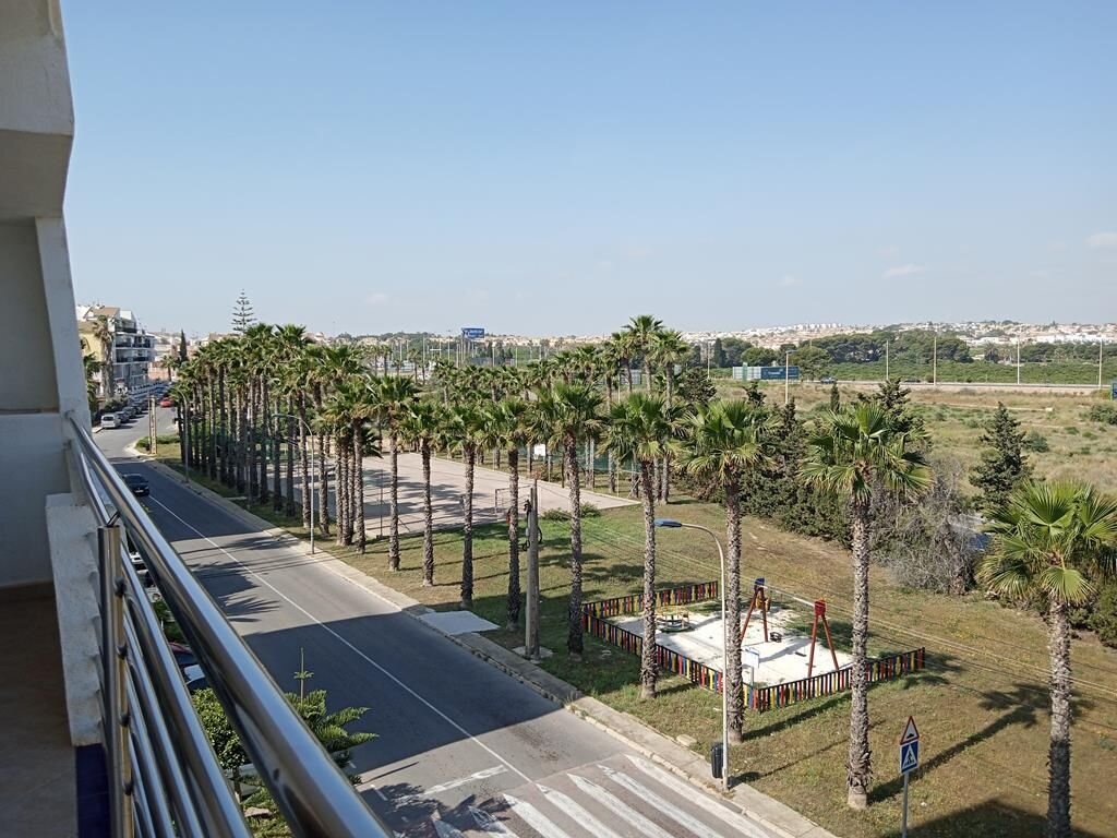 2-Bedroom Apartment in Centro, Torrevieja - Image 23