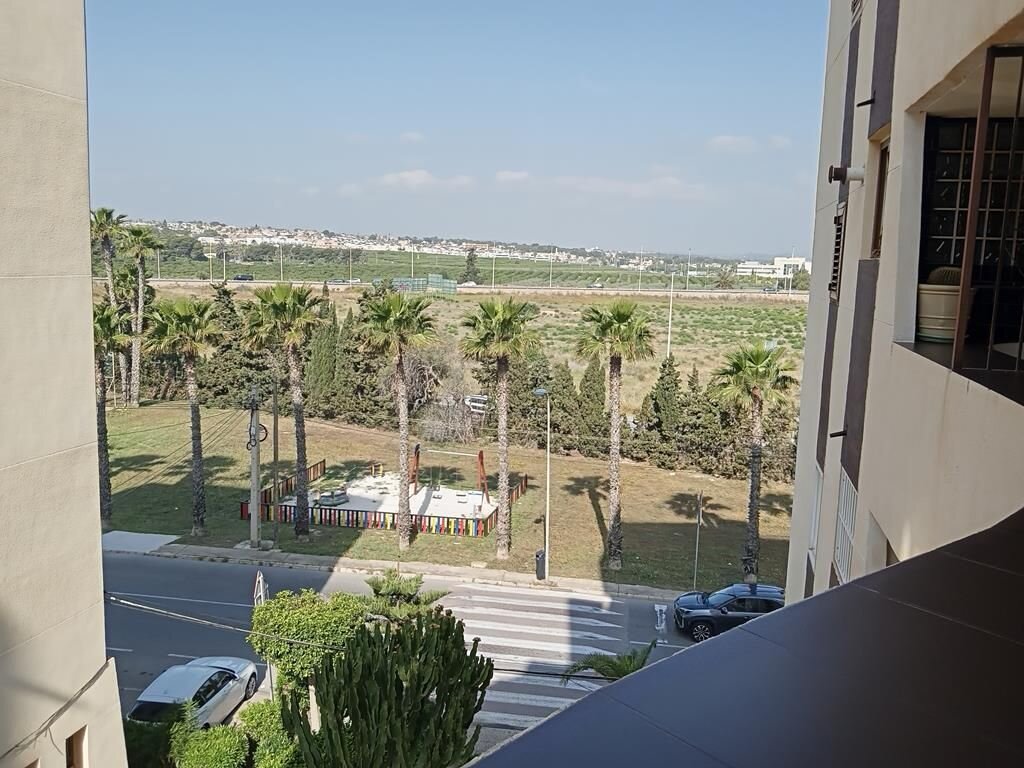 2-Bedroom Apartment in Centro, Torrevieja - Image 9
