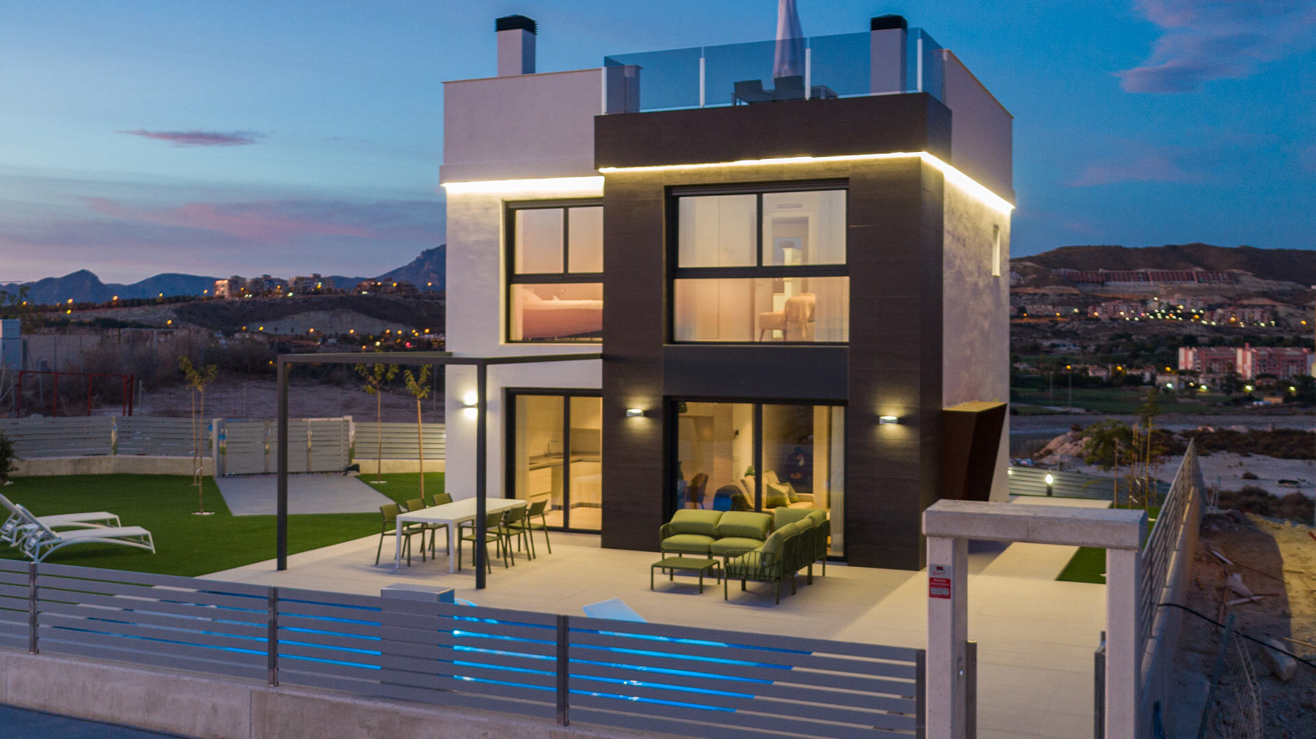 3-Bedroom Detached House in Mutxamel - Image 1