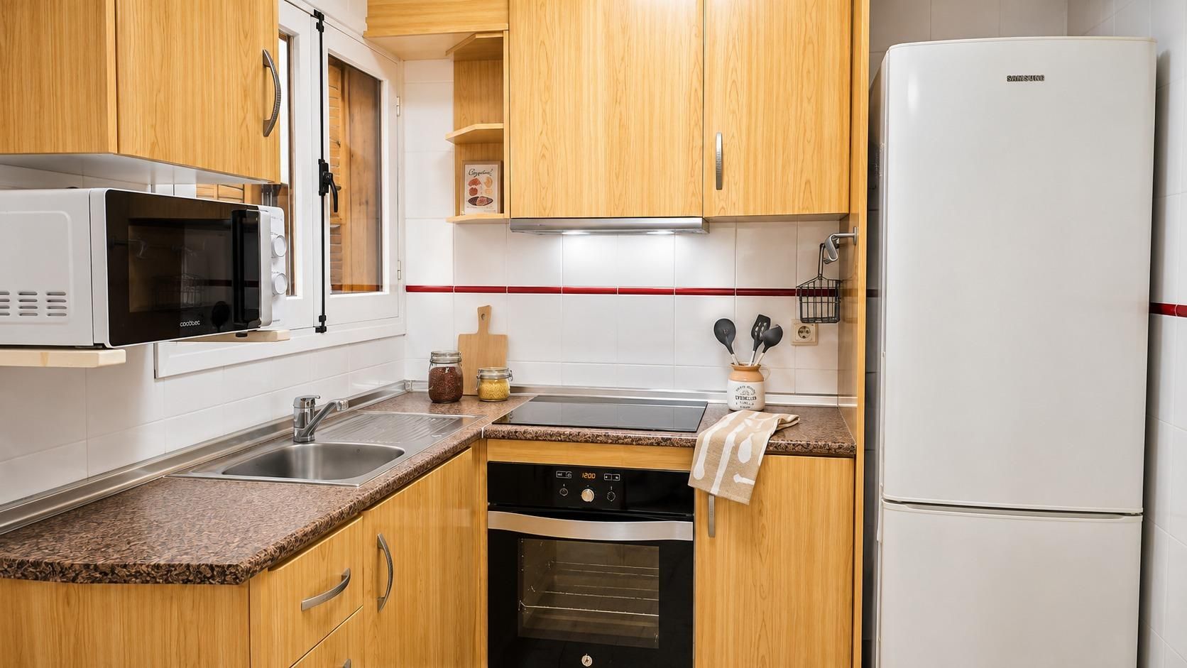 2-Bedroom Apartment in Estacion de Autobuses, Torrevieja - Image 11