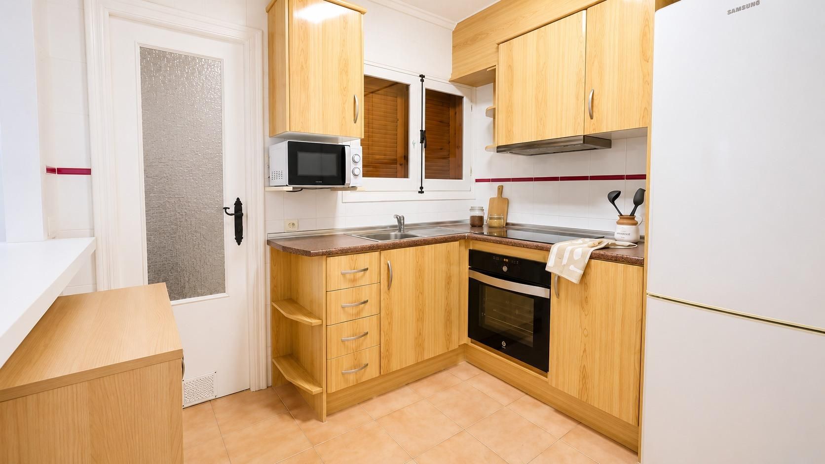 2-Bedroom Apartment in Estacion de Autobuses, Torrevieja - Image 12