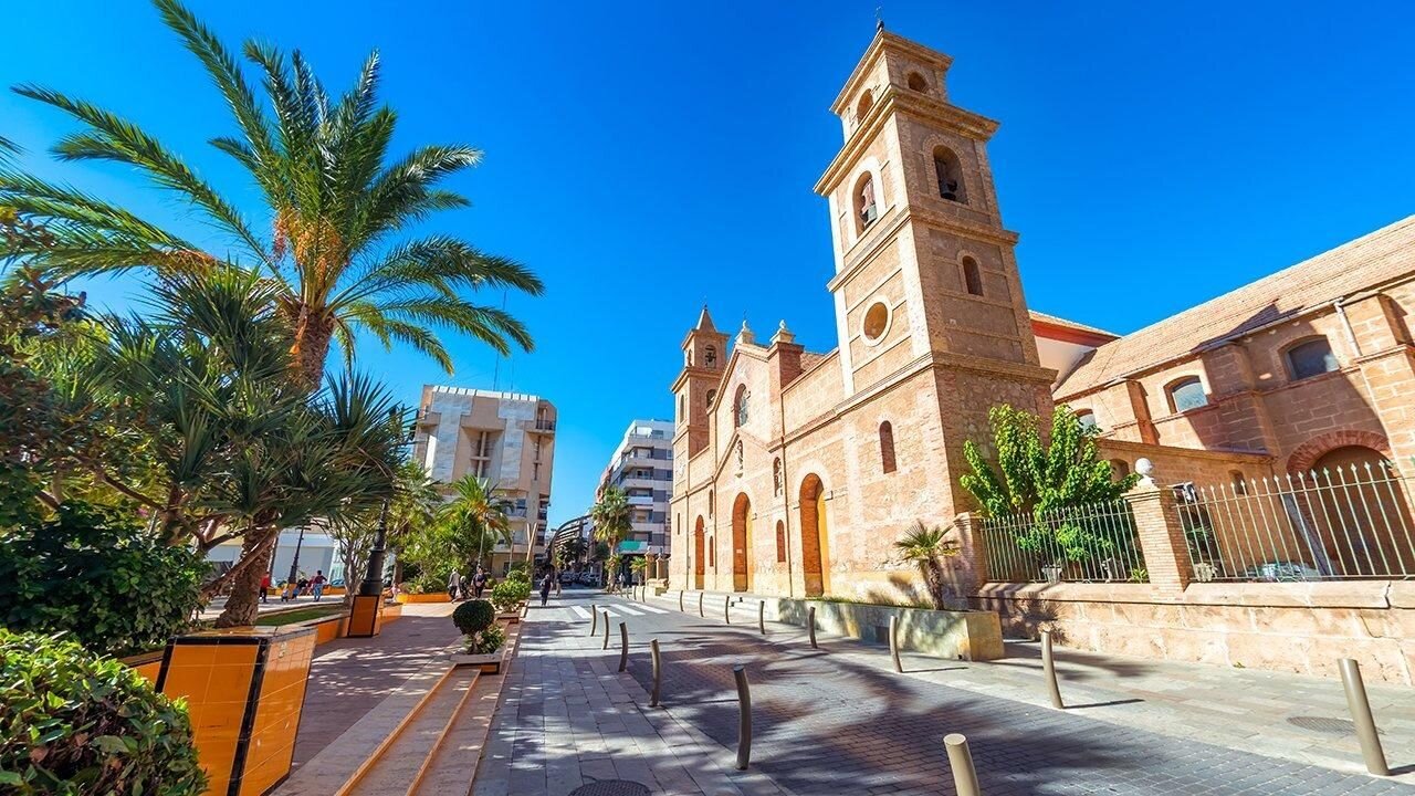 2-Bedroom Apartment in Estacion de Autobuses, Torrevieja - Image 29