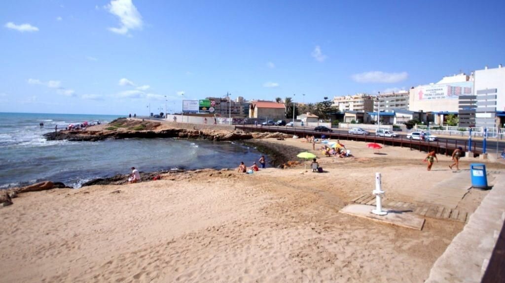 2-Bedroom Apartment in Estacion de Autobuses, Torrevieja - Image 31