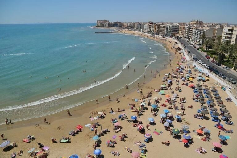 2-Bedroom Apartment in Estacion de Autobuses, Torrevieja - Image 32