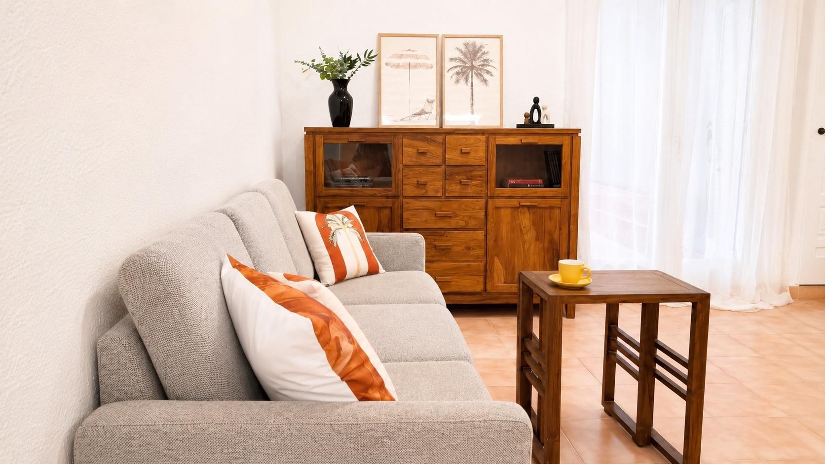 2-Bedroom Apartment in Estacion de Autobuses, Torrevieja - Image 4