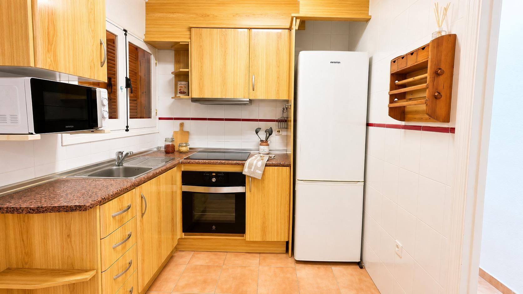 2-Bedroom Apartment in Estacion de Autobuses, Torrevieja - Image 9