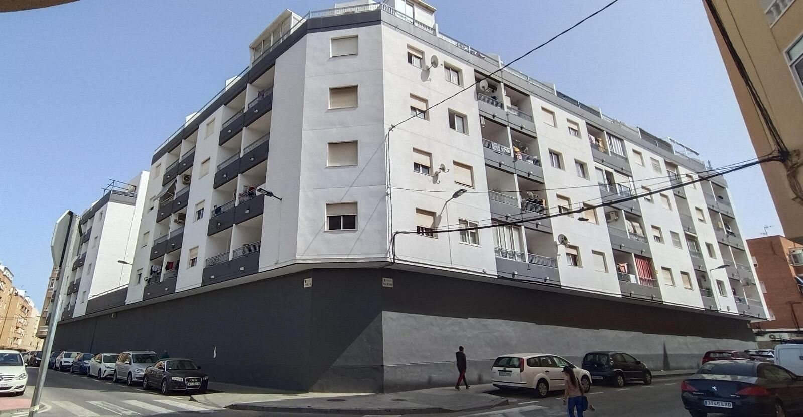 2-Bedroom Apartment in Centro, Torrevieja - Image 1